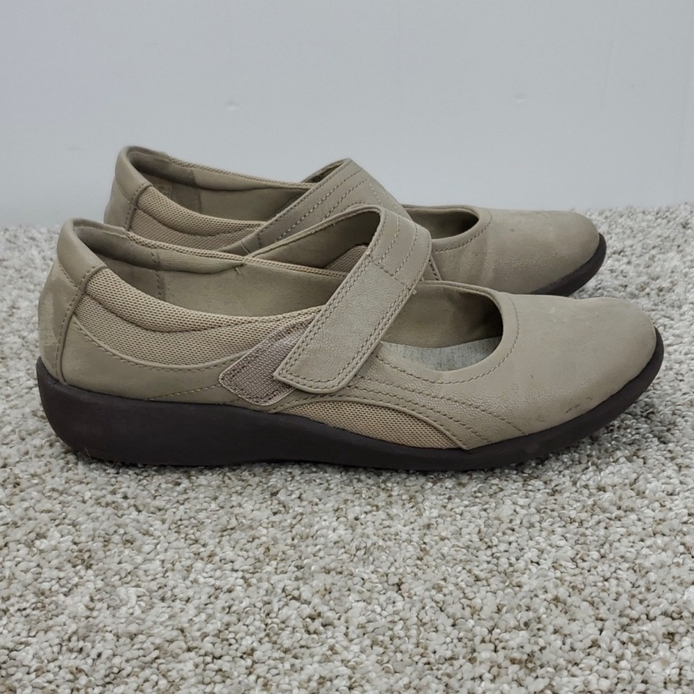 Clarks Cloudsteppers Mary Jane Loafers Soft Cushion Casual Beige Womens 7 flats